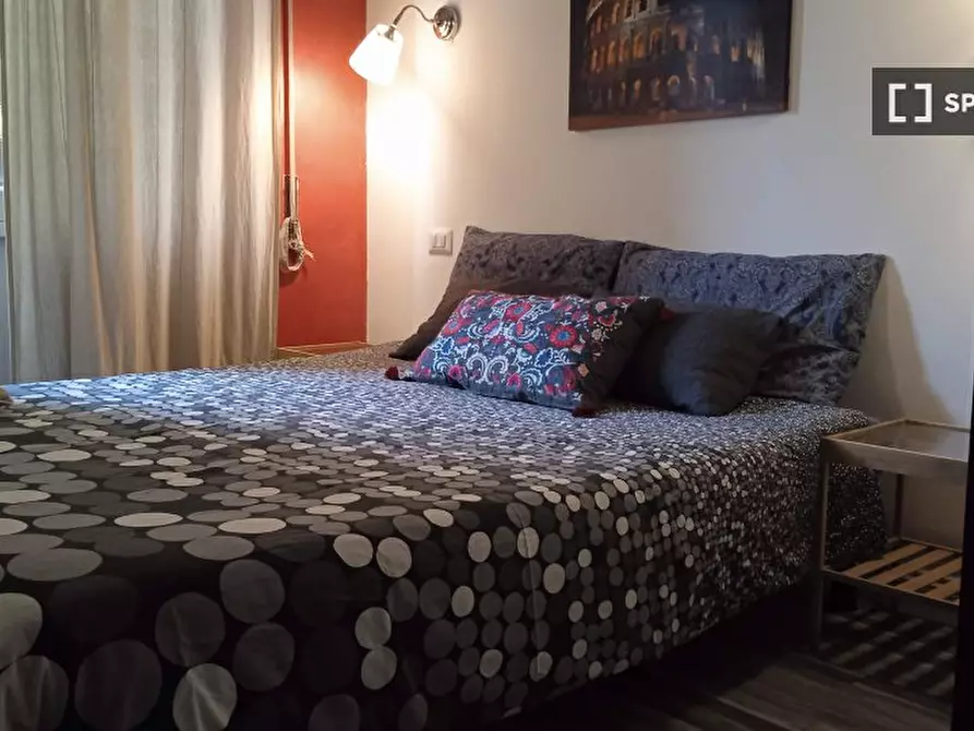 Immagine 3 di Camera condivisa in affitto  in V.le Leonardo da Vinci a Roma