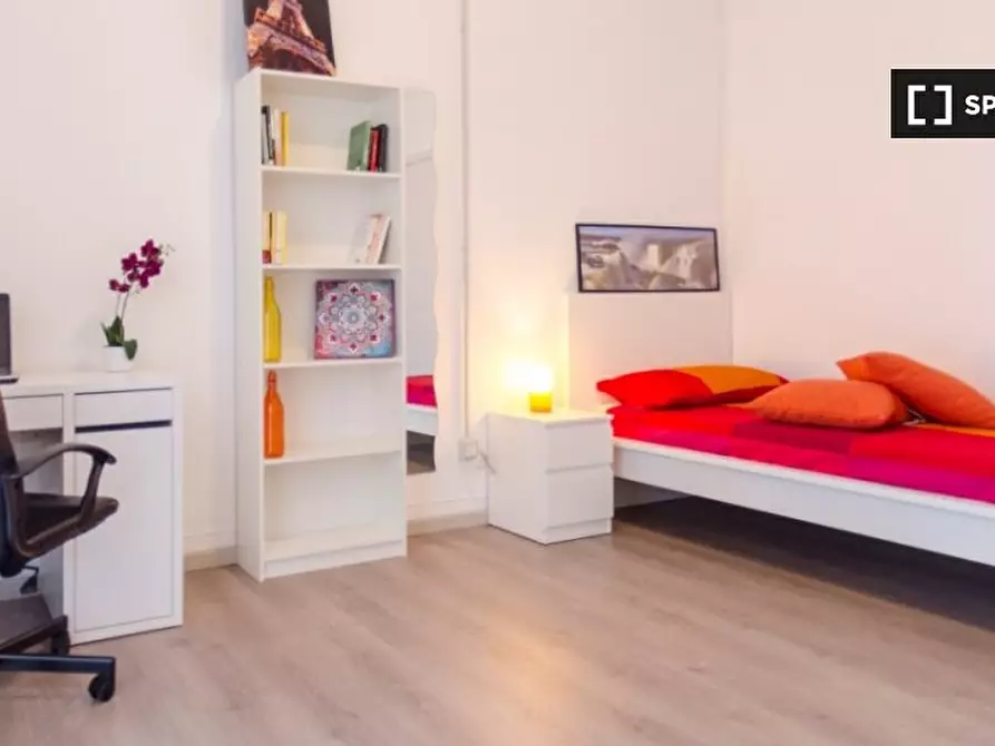 Immagine 3 di Camera condivisa in affitto  in Piazza Tancredi Galimberti a Torino