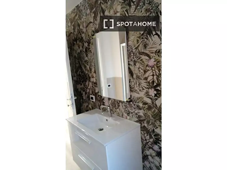 Immagine 7 di Camera condivisa in affitto  in Via Pietro Ceccato a Roma