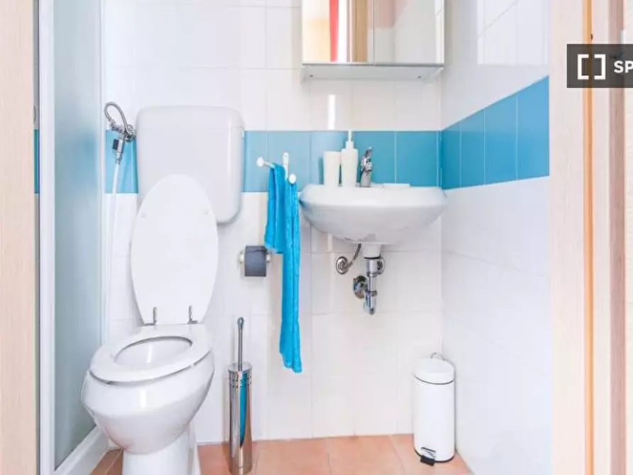 Immagine 7 di Camera condivisa in affitto  in Viale Monza a Milano