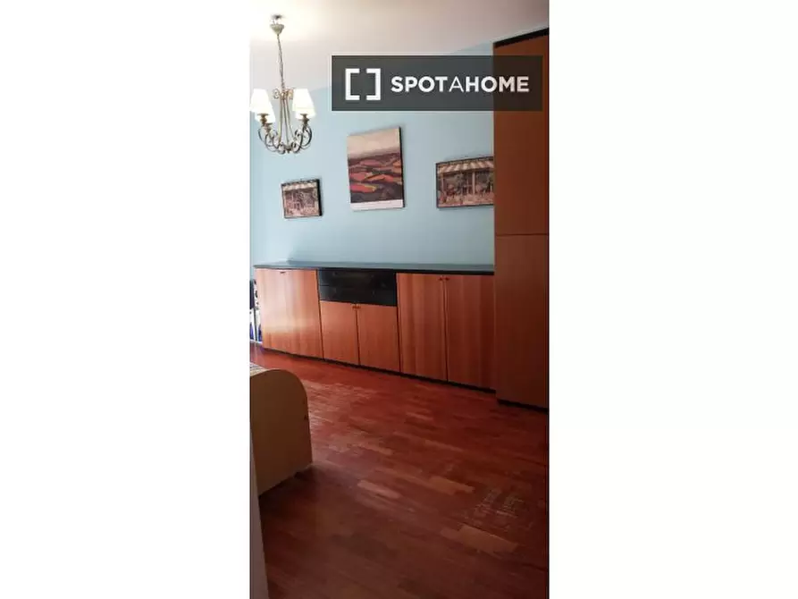 Immagine 3 di Camera condivisa in affitto  in Via Bernardo Cavallino a Napoli