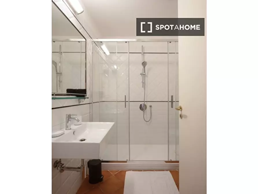 Immagine 9 di Appartamento in affitto  in Via Cavour a Roma