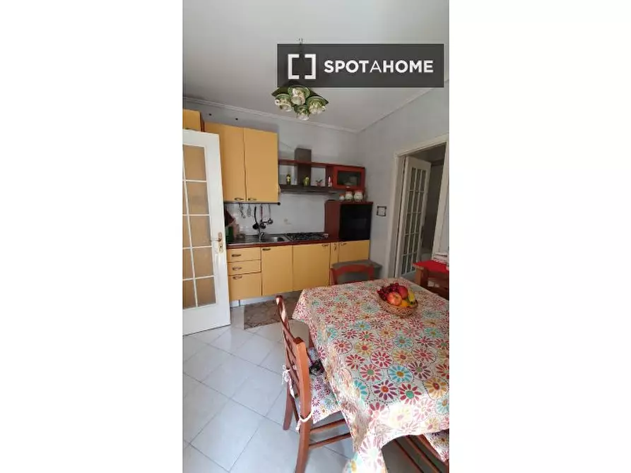 Immagine 9 di Appartamento in affitto  in Via Santa Teresella degli Spagnoli a Napoli