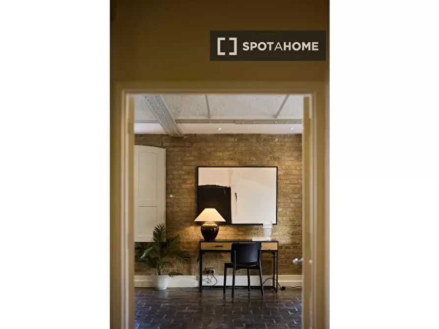 Immagine 12 di Appartamento in affitto  in E Smithfield a Poplar