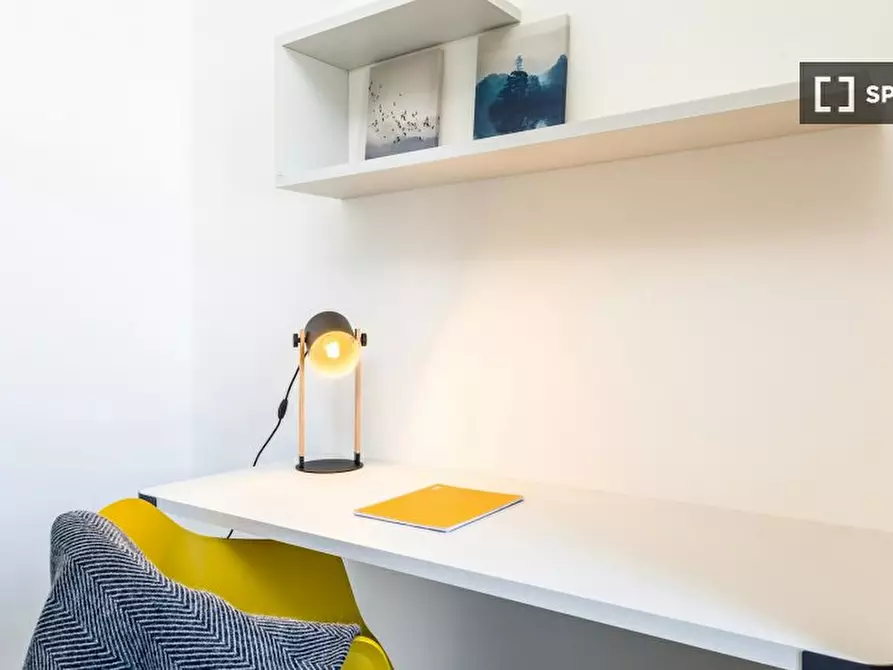 Immagine 5 di Camera condivisa in affitto  in Via Democrito a Milano