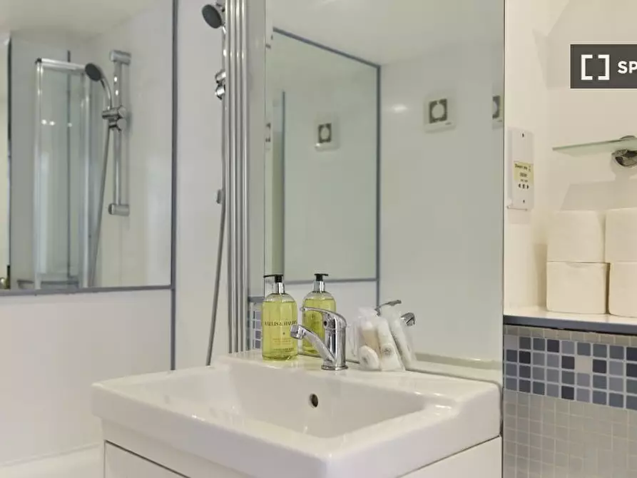 Immagine 10 di Appartamento in affitto  in Cormont Road a Camberwell