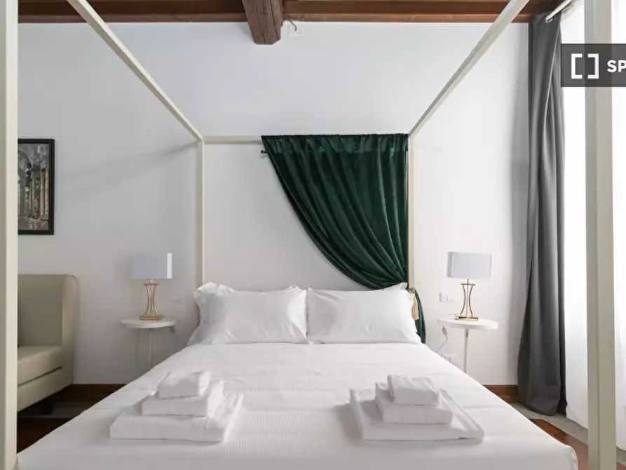 Immagine 10 di Appartamento in affitto  in Via Dei Cappuccini a Roma