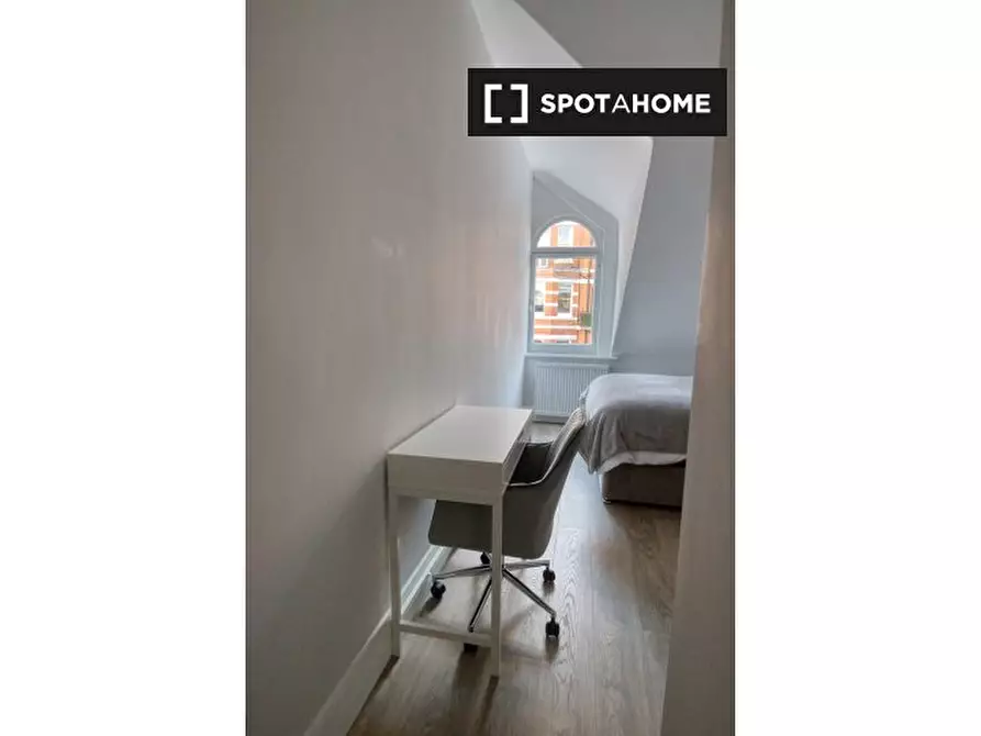 Immagine 3 di Ufficio in affitto  in A Old Brompton Rd a Kensington