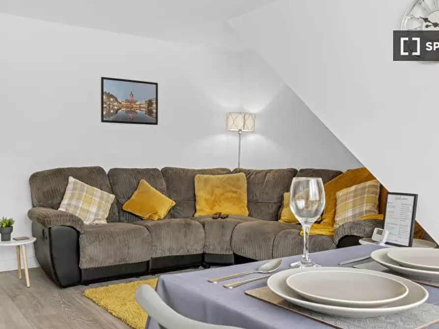 Immagine 2 di Appartamento in affitto  in Hogarth St a 