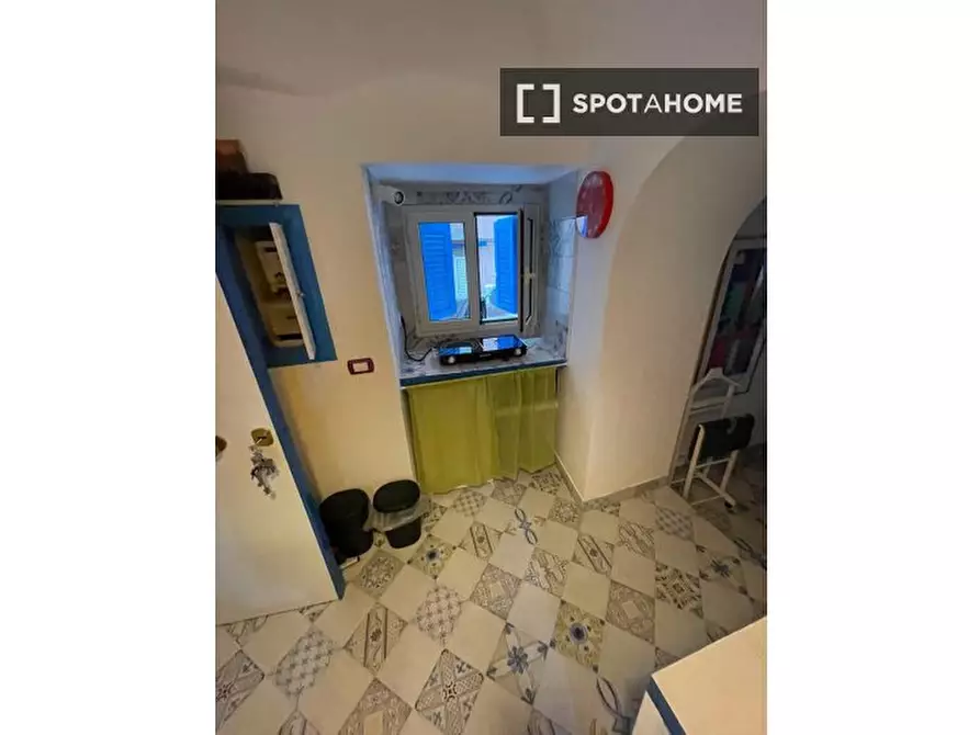 Immagine 15 di Appartamento in affitto  in Vico II Foglie A Santa Chiara a Napoli