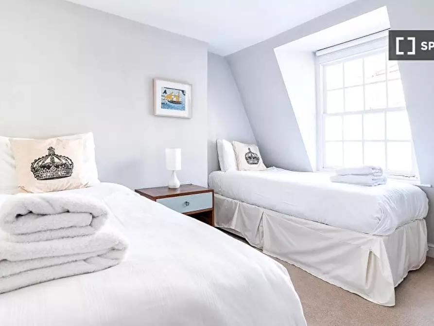 Immagine 4 di Appartamento in affitto  in Carmel Court Holland St a Kensington