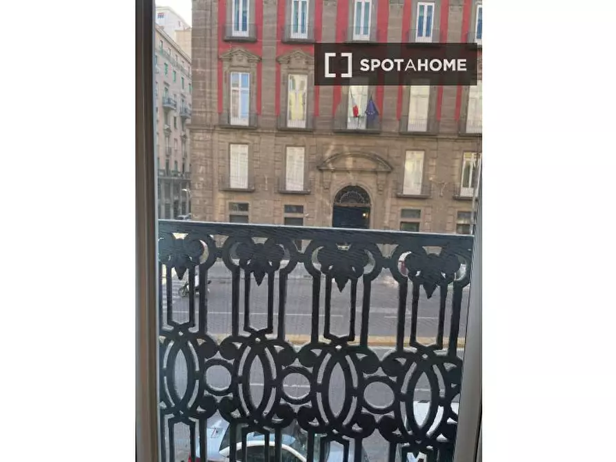 Immagine 10 di Appartamento in affitto  in Via Medina a Napoli