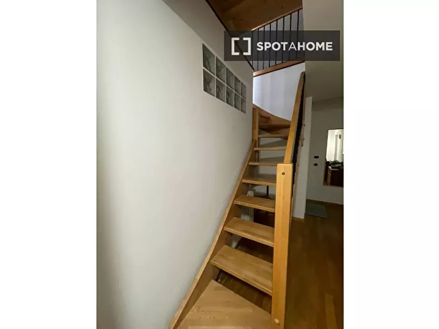 Immagine 19 di Camera condivisa in affitto  in Via Giorgio Sommer a Roma