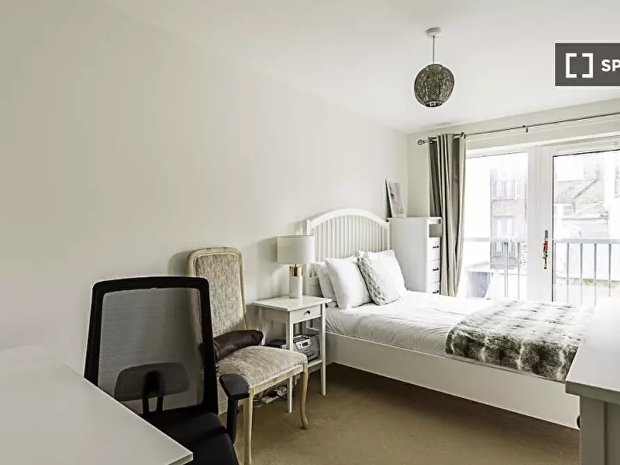 Immagine 15 di Appartamento in affitto  in New Road a Poplar