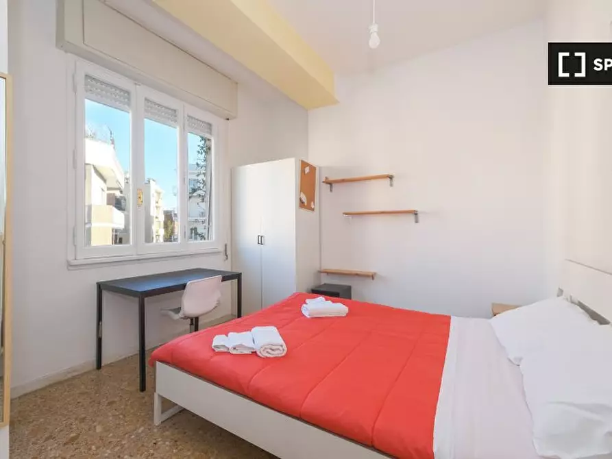 Immagine 6 di Camera condivisa in affitto  in Via Monte Cristallo a Roma