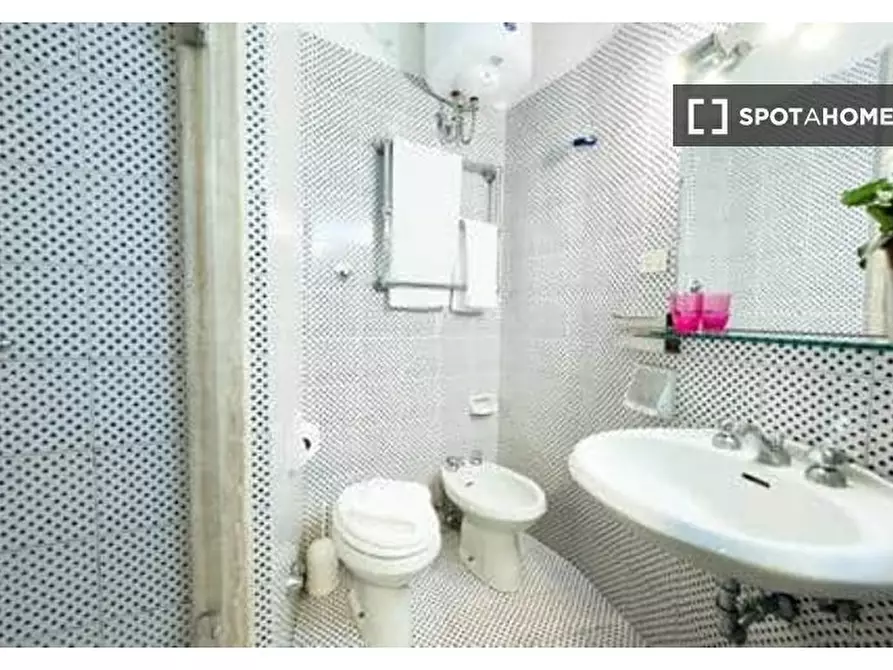 Immagine 5 di Appartamento in affitto  in Via Giulia a Roma