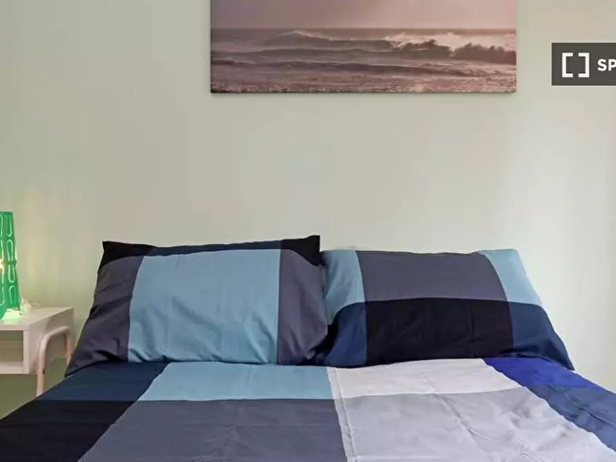 Immagine 2 di Camera condivisa in affitto  in Via Arrigo Davila a Roma