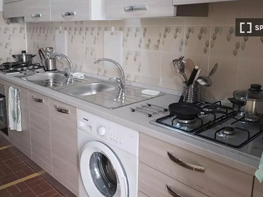 Immagine 7 di Camera condivisa in affitto  in Vico Campane a Donnalbina n. a Napoli