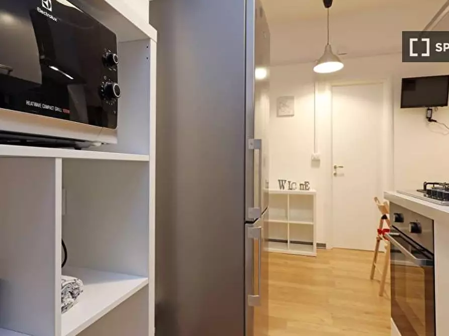 Immagine 16 di Camera condivisa in affitto  in Via dei Giornalisti a Roma