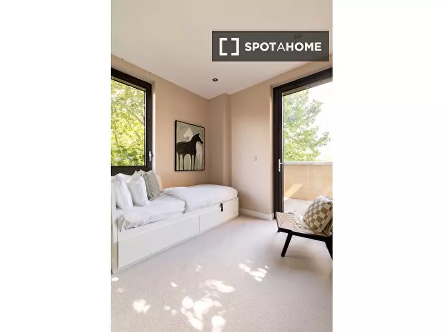Immagine 17 di Appartamento in affitto  in Elgin Avenue a Paddington