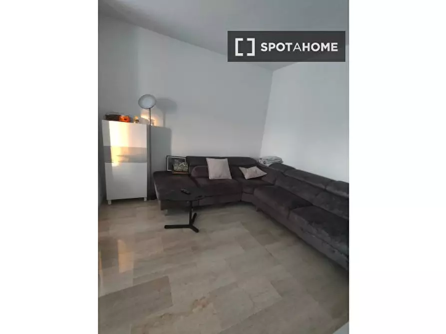 Immagine 2 di Camera condivisa in affitto  in Via Costantino Baroni a Milano