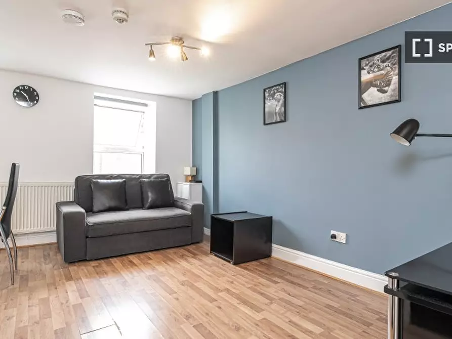 Immagine 2 di Appartamento in affitto  in Pratt St. a Camden Town