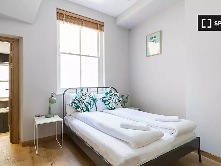 Immagine 7 di Appartamento in affitto  in Red Lion St a Camden Town