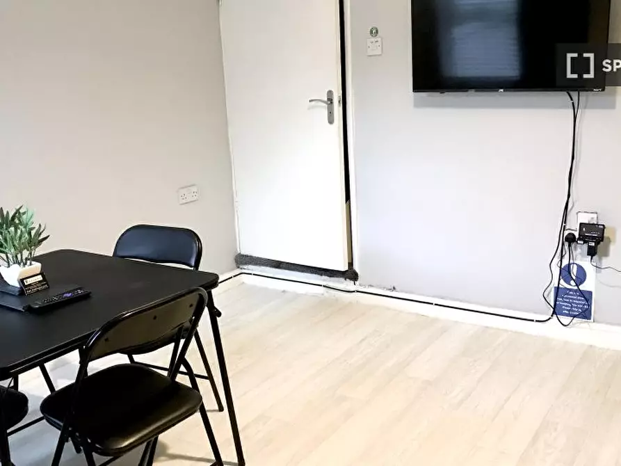 Immagine 5 di Appartamento in affitto  in Harcourt Rd a 