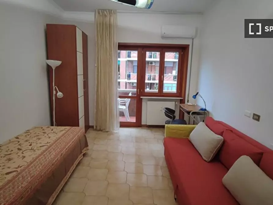 Immagine 6 di Camera condivisa in affitto  in Via Nocera Umbra a Roma