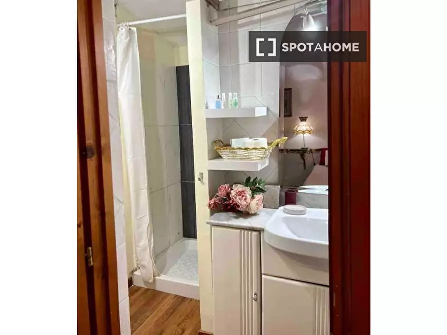 Immagine 15 di Appartamento in affitto  in Via Pellegrini a Napoli