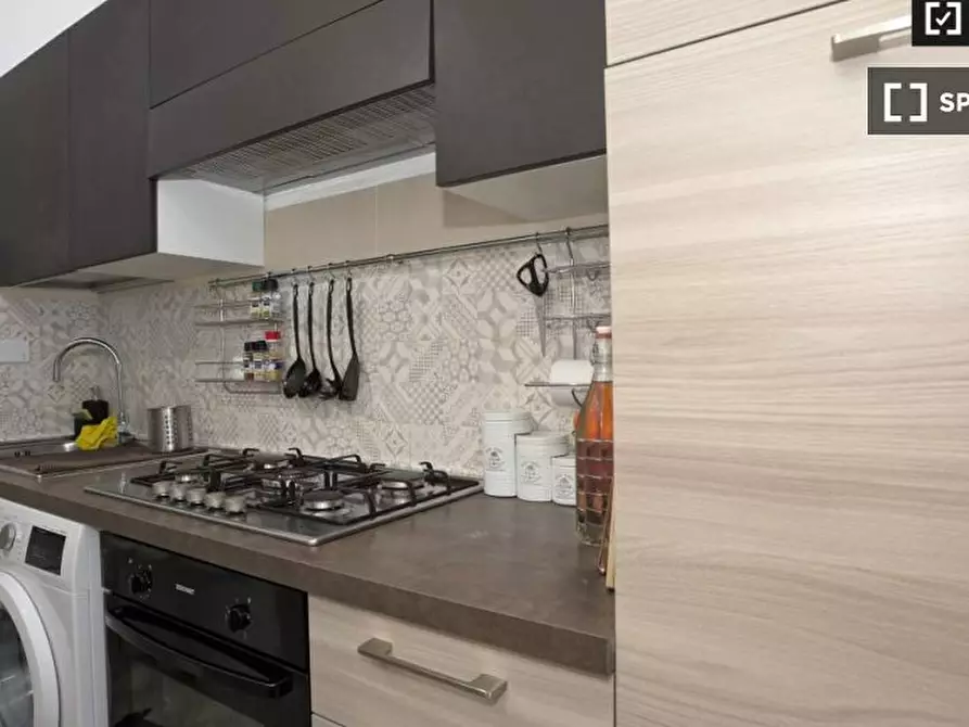 Immagine 4 di Camera condivisa in affitto  in Via Albalonga a Roma