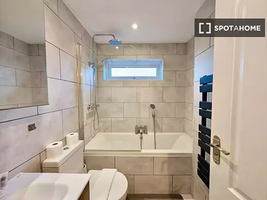 Immagine 17 di Appartamento in affitto  in Troutbeck Close a Colnbrook with Poyle