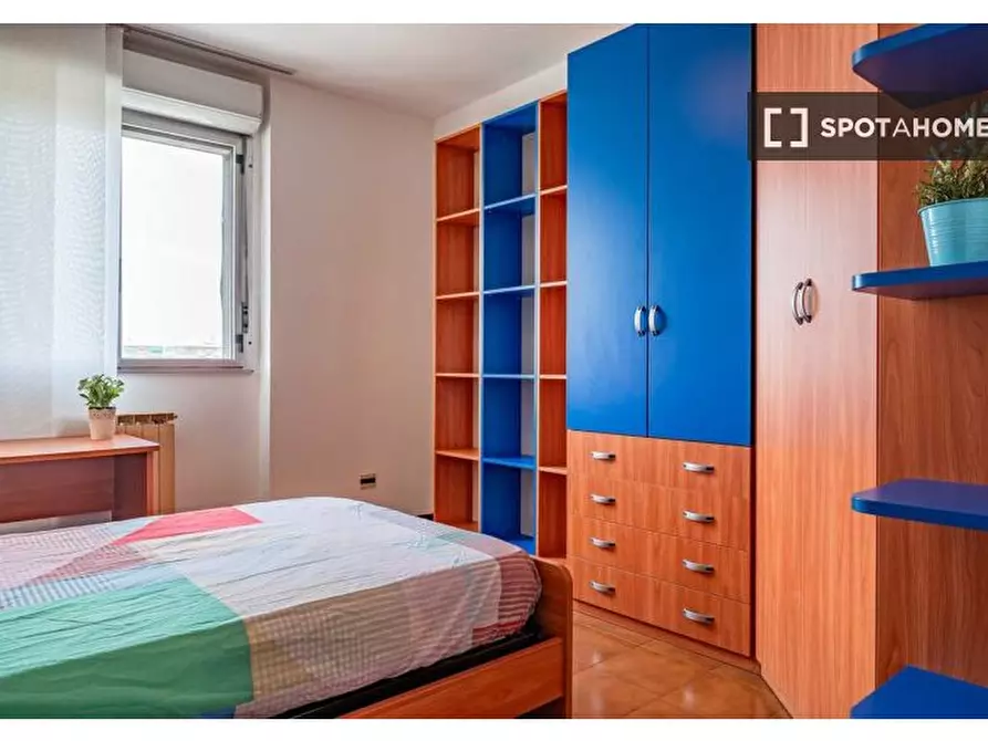 Immagine 6 di Camera condivisa in affitto  in Via Lodovico Il Moro a Milano