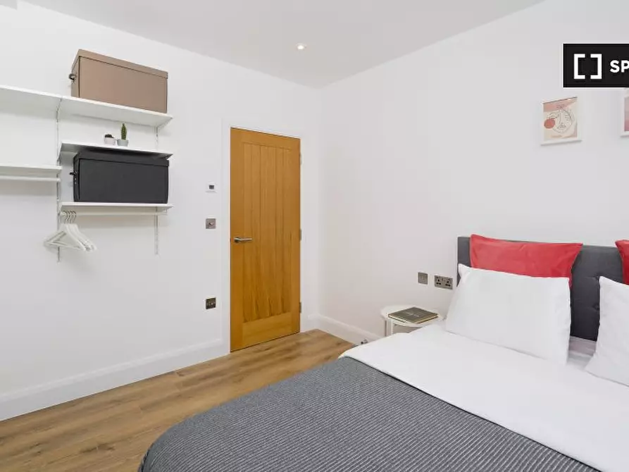 Immagine 4 di Appartamento in affitto  in -661 High Rd a Walthamstow