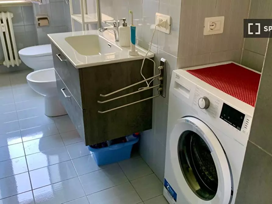 Immagine 16 di Camera condivisa in affitto  in Via Giambellino a Milano