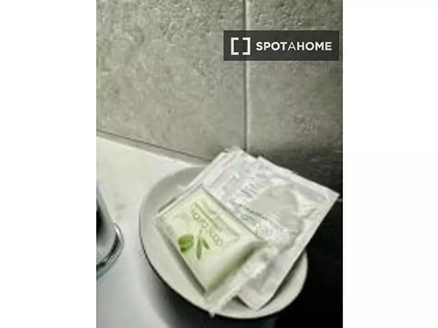 Immagine 15 di Ufficio in affitto  in Via Sebino a Milano