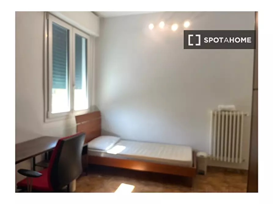 Immagine 1 di Camera condivisa in affitto  in Via Niccolò Machiavelli a Bologna
