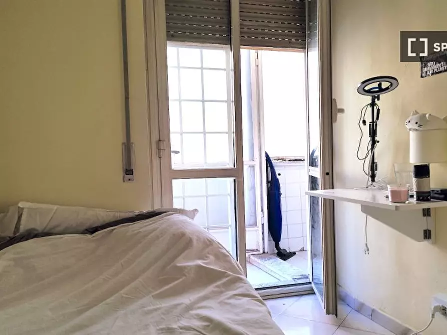 Immagine 2 di Camera condivisa in affitto  in Viale Tirreno, 00141 Roma RM, Italy a Roma