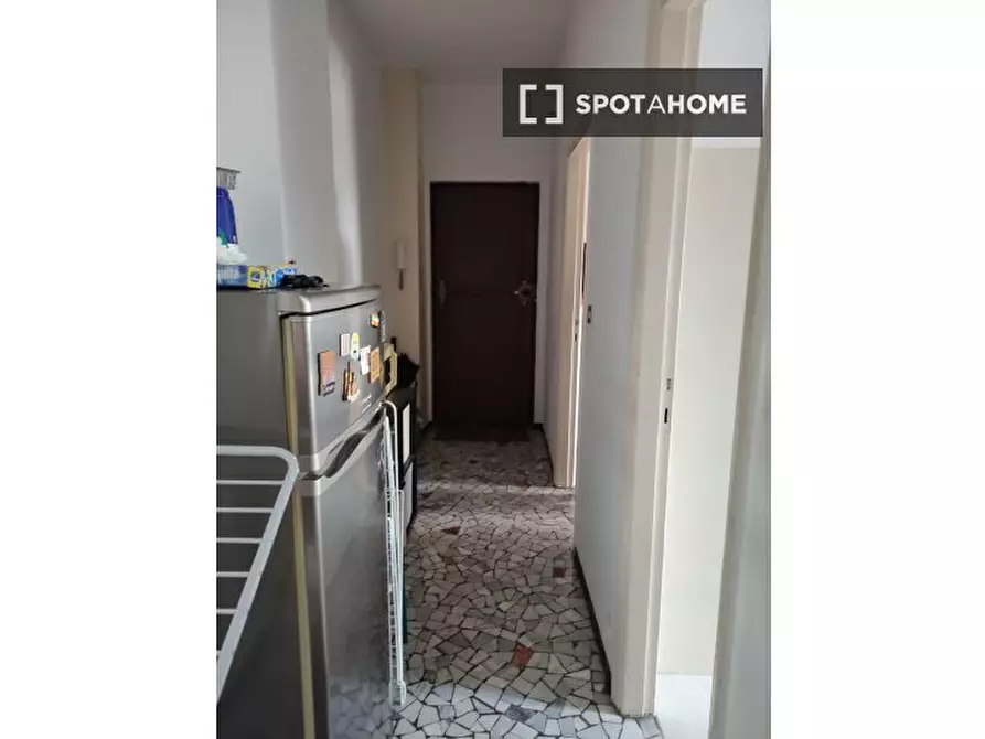 Immagine 3 di Camera condivisa in affitto  in Via Salasco a Milano