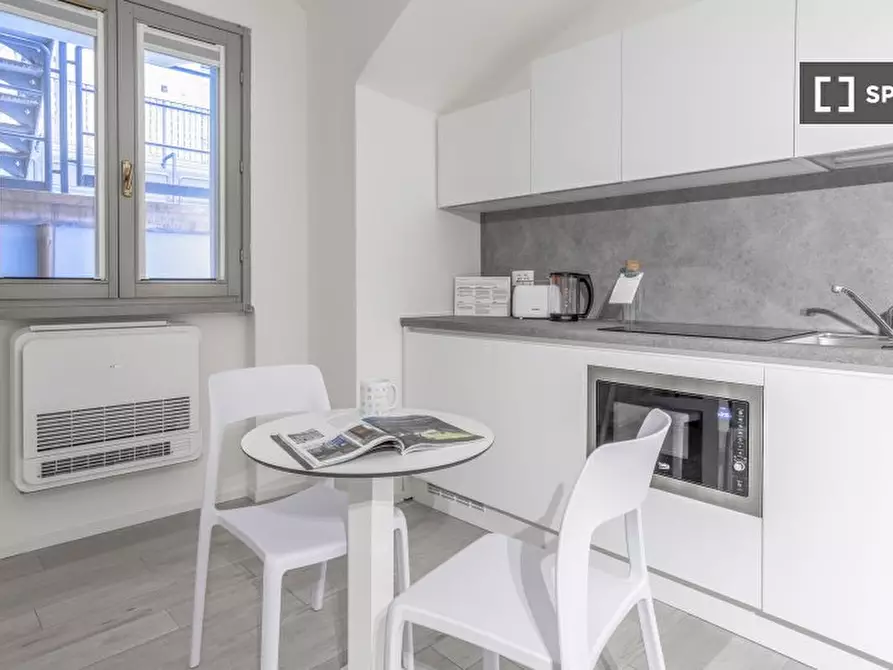 Immagine 2 di Appartamento in affitto  in Via Metastasio a Milano