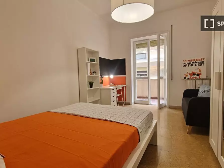 Immagine 2 di Camera condivisa in affitto  in Lungotevere di Pietra Papa a Roma