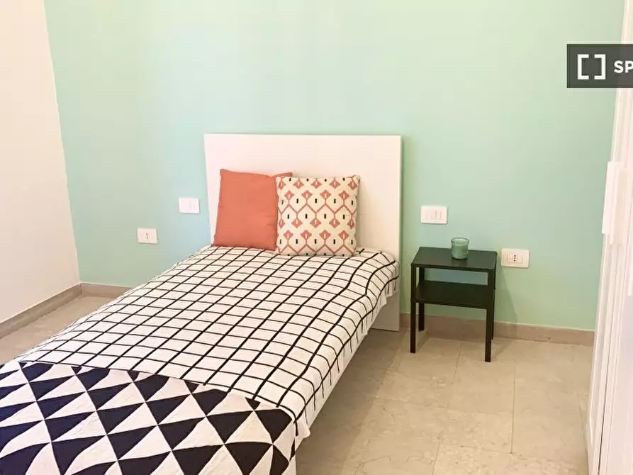 Immagine 6 di Camera condivisa in affitto  in VIALE F. REDI a Firenze