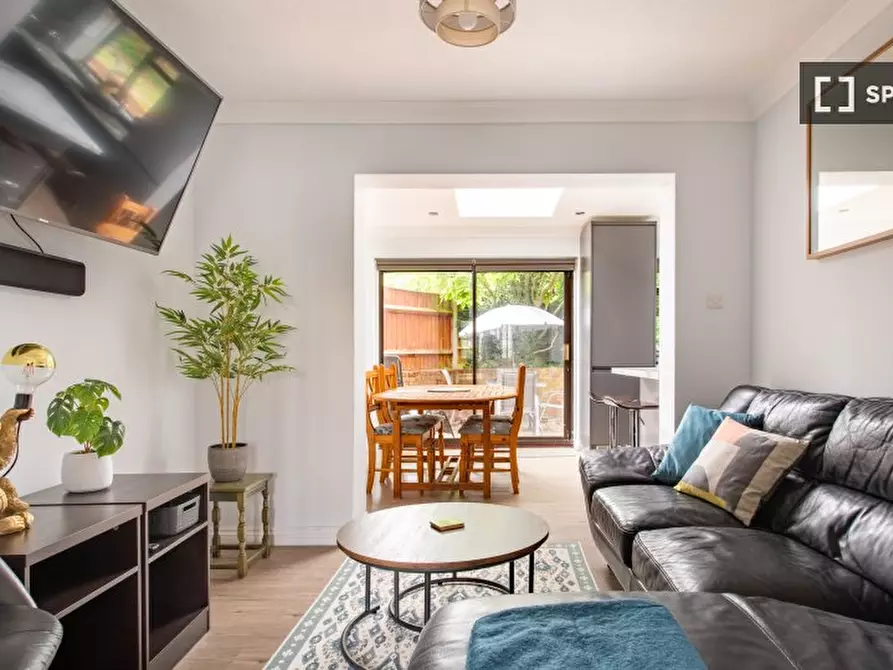 Immagine 2 di Appartamento in affitto  in The Acorns a Loughton