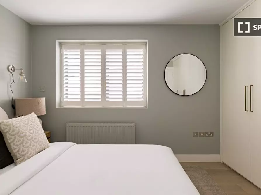 Immagine 1 di Appartamento in affitto  in Basing Street a Kensington