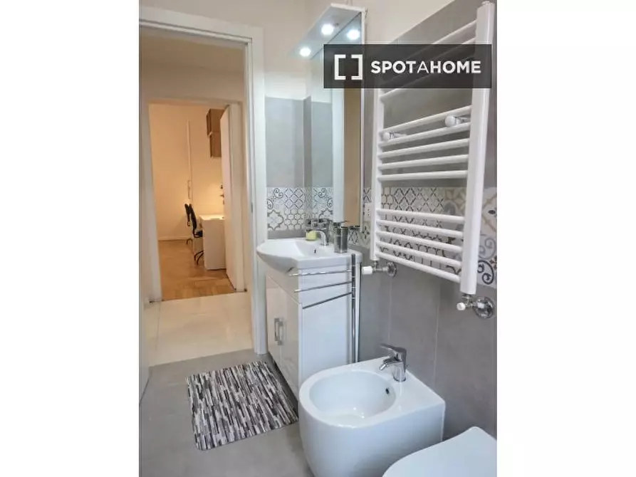 Immagine 15 di Appartamento in affitto  in Via Beato Angelico a Milano