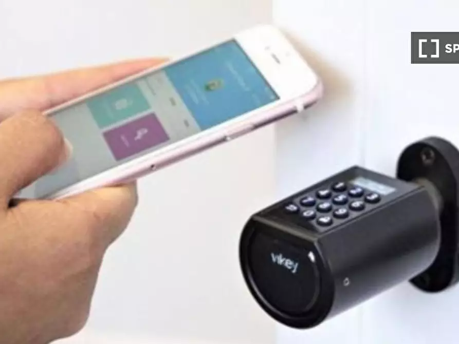 Immagine 15 di Ufficio in affitto  in Via Alfonso Capecelatro a Milano