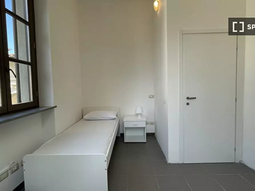 Immagine 4 di Camera condivisa in affitto  in Via Garegnano a Milano