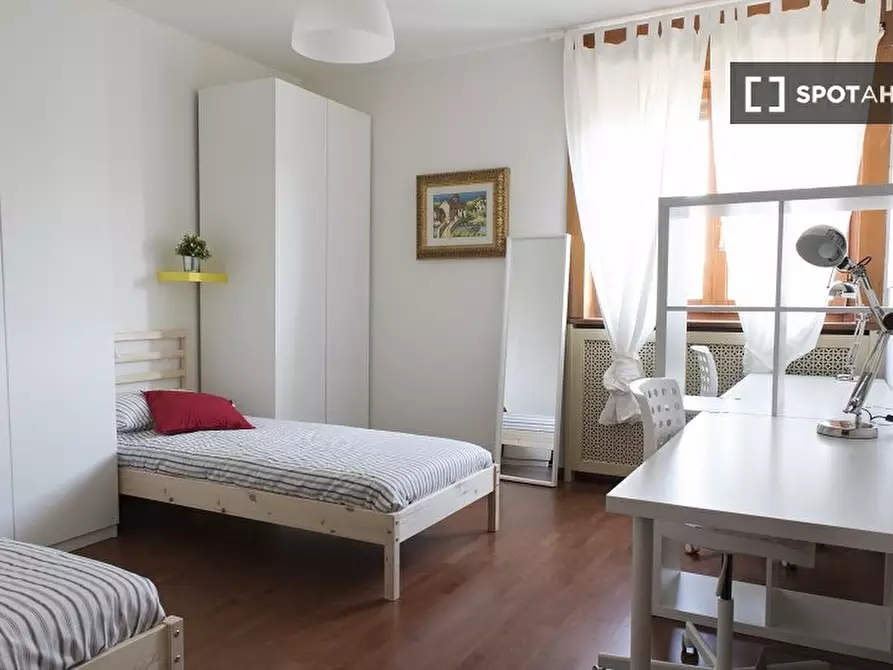 Immagine 4 di Camera condivisa in affitto  in Via Francesco Primatriccio a Milano