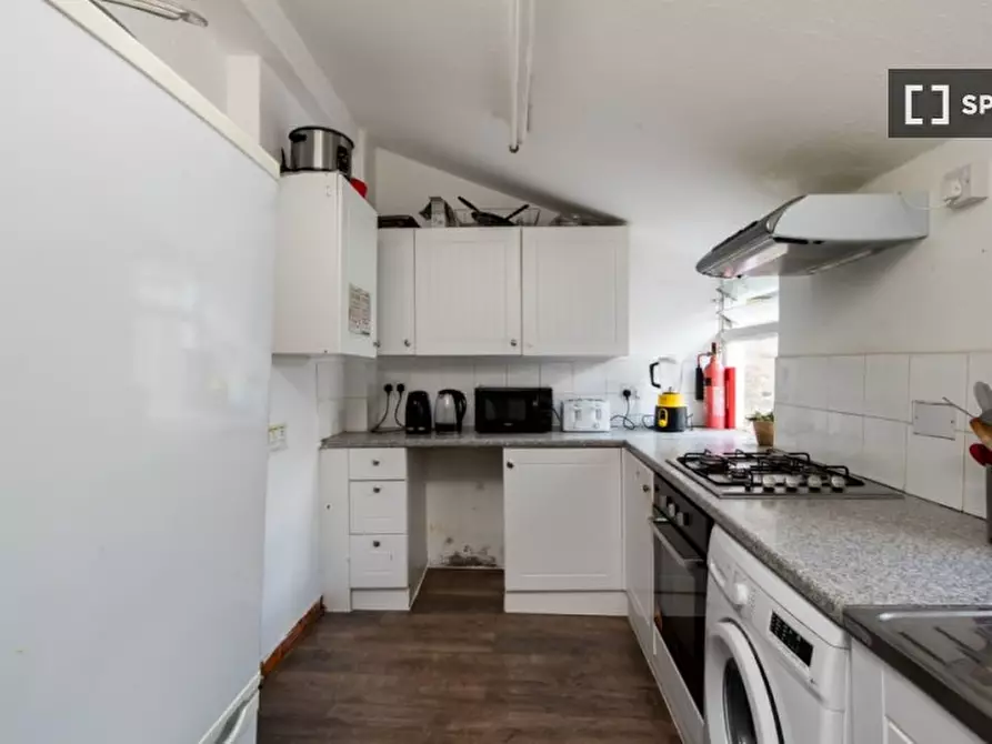 Immagine 5 di Camera condivisa in affitto  in A Pratt St. a Camden Town