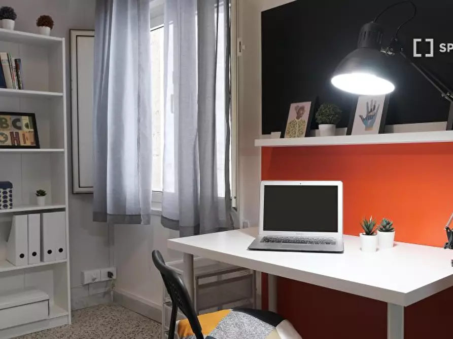 Immagine 2 di Camera condivisa in affitto  in Vico Campane a Donnalbina n. a Napoli